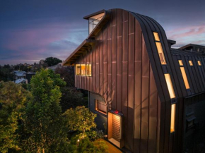 Modern St Kilda Apartment, Melbourne